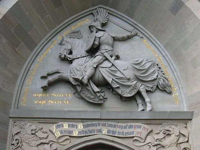 Замок Гогенцоллерн: приголомшливий зразок архітектури Німеччини - фото