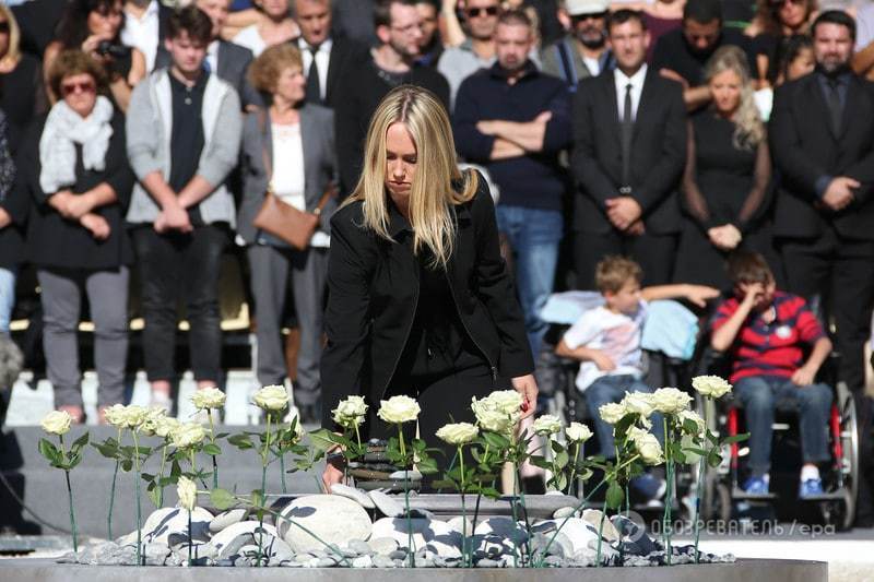 Білі троянди для загиблих: в Ніці вшанували пам'ять жертв теракту в День взяття Бастилії