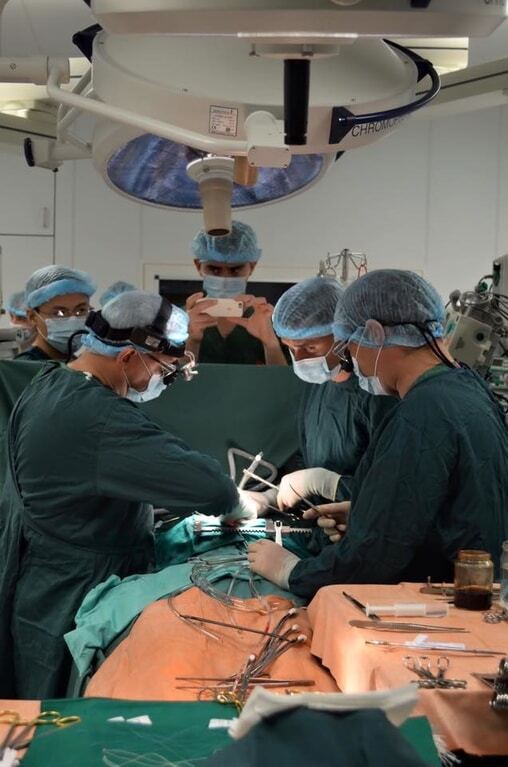 Вторая операция в Украине: 30-летней женщине вшили механическое сердце. Опубликованы фото