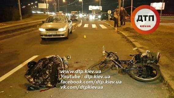 Жуткое смертельное ДТП в Киеве: велосипедист вылетел на пешеходный переход перед авто