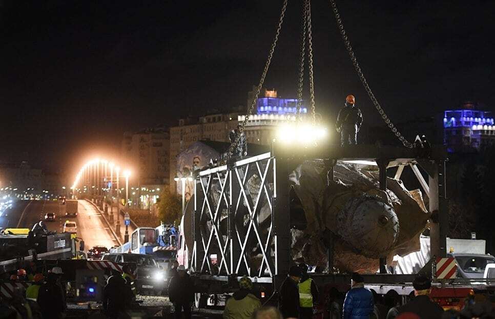 В Москве началась установка памятника князю Владимиру: опубликованы фото