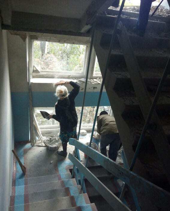 Повреждены 8 домов: полиция показала последствия обстрела террористами Марьинки