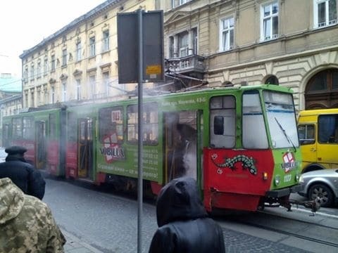 Прямо на ходу: во Львове горел трамвай с пассажирами