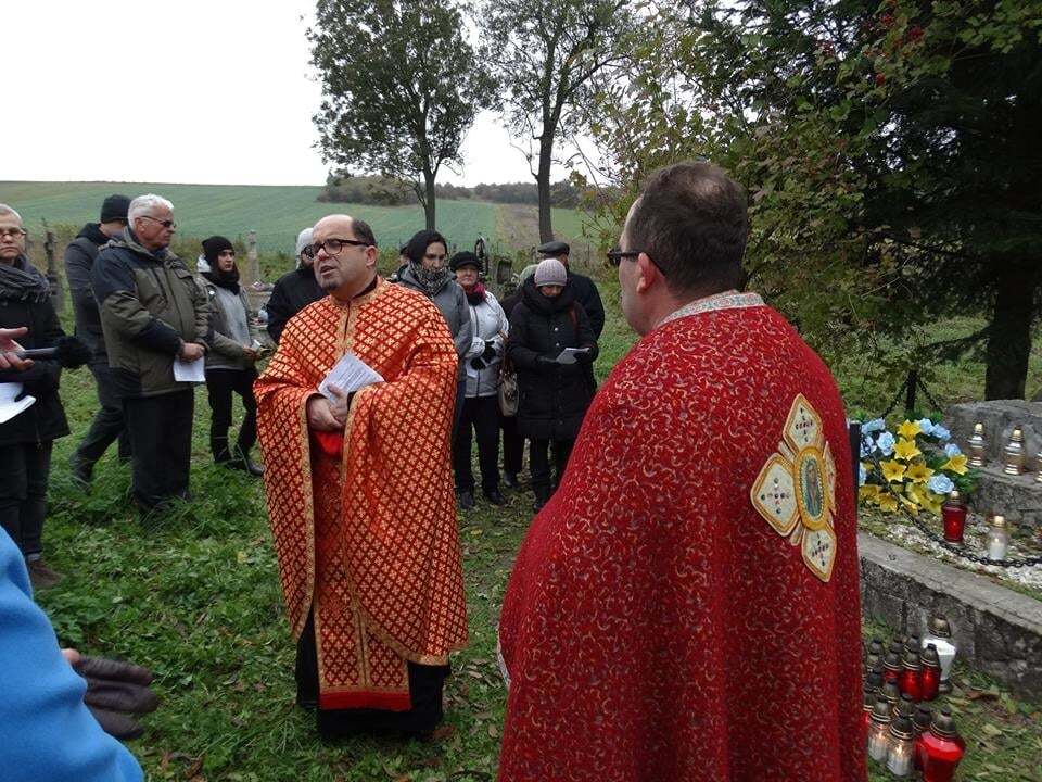 Нет нашего согласия: поляки извинились за осквернение украинских мест памяти в Верхрате