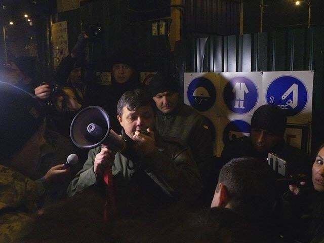 Протести через будівництво на "Героїв Дніпра" у Києві: в активістів в'їхав автомобіль