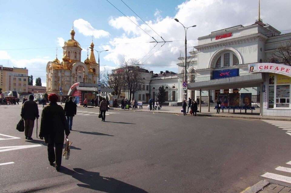 Страх: в сети показали опустевшие улицы оккупированного Донецка