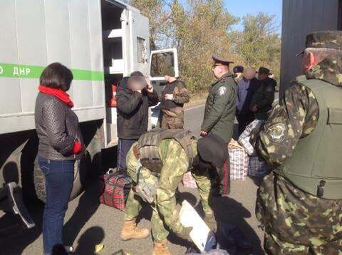 Лутковская рассказала, как террористы "ДНР" передали Украине заключенных: опубликованы фото