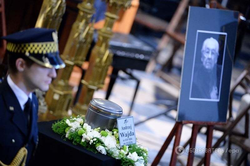 "Польша, которую мы знаем": в Кракове похоронили известного режиссера Анджея Вайду