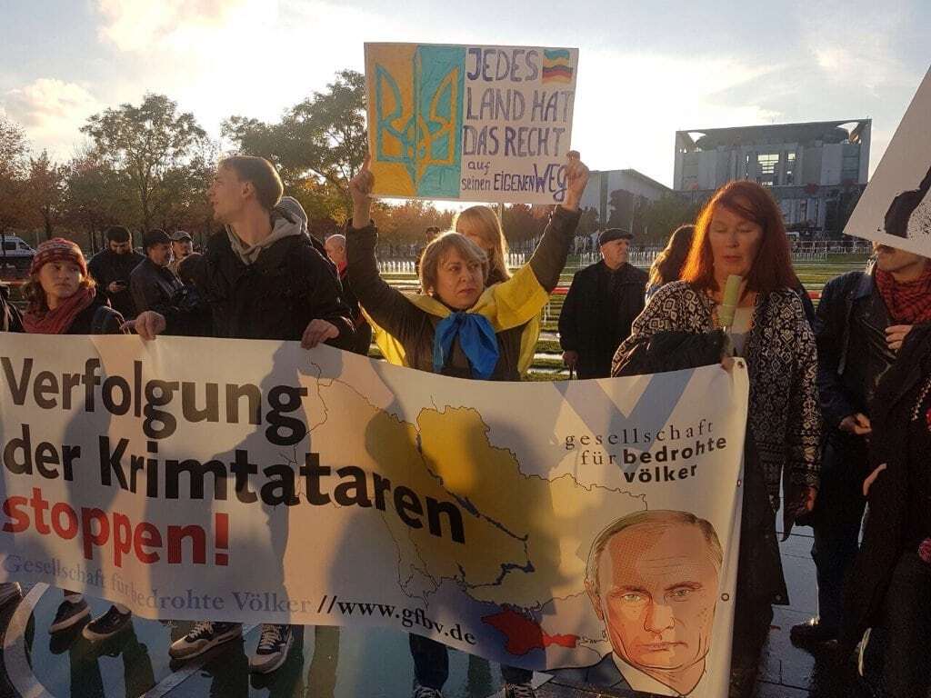 "Свободу Украине! Свободу Сирии!" В Берлине подготовились к встрече Путина