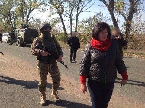 Лутковская рассказала, как террористы "ДНР" передали Украине заключенных: опубликованы фото