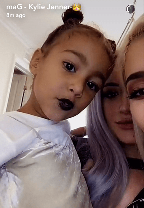 Трехлетняя дочь Ким Кардашьян поразила ярким макияжем
