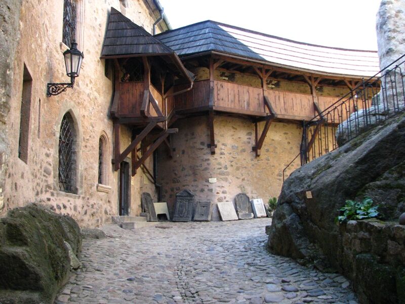 Замок Локет: знаменитий "лікоть" Чехії - фото