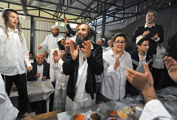 В Умани паломники-хасиды празднуют иудейский Новый год