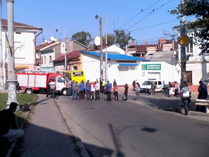 В Черновцах водитель маршрутки сбил насмерть пешехода