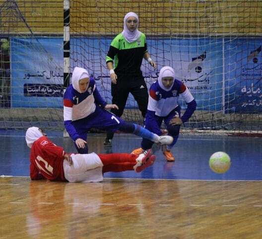 Сборная России по мини-футболу провела матч в хиджабах: фотофакт