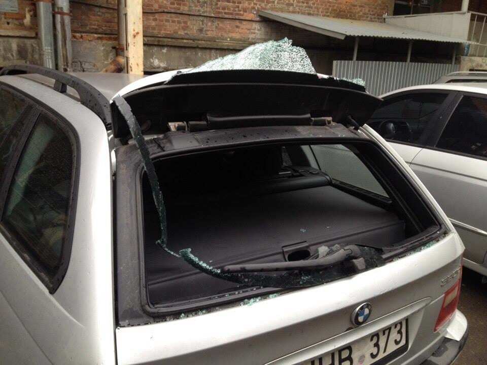 Взяли поиграть: во Львове "бременские музыканты" ограбили автомобиль с гитарами. Фотофакт