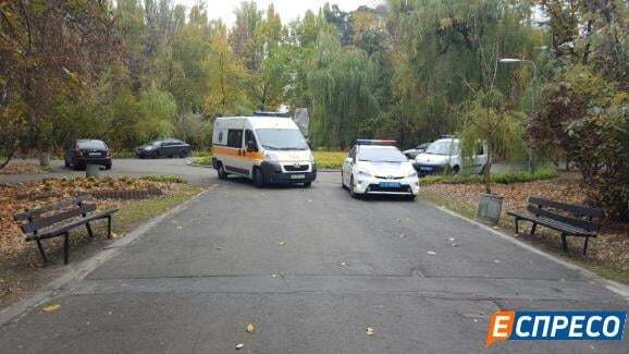 В киевском парке пенсионер совершил самоубийство: опубликованы фото