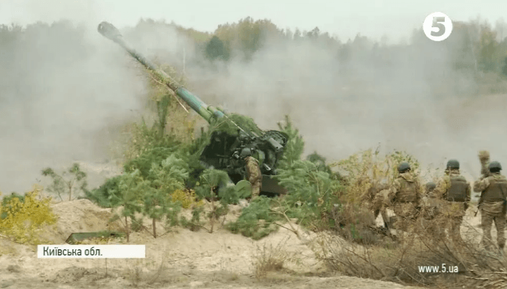"Боги войны": СМИ показали учения артиллеристов под Киевом. Опубликованы фото, видео