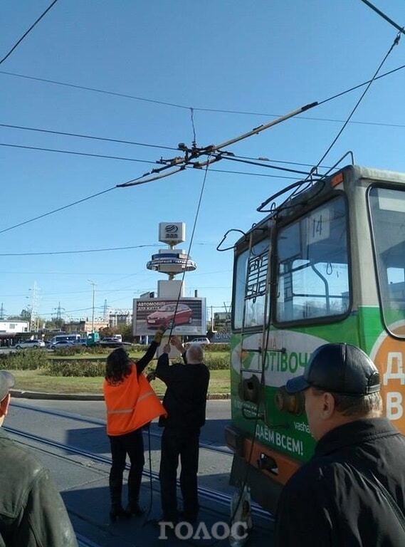 В Запорожье на проспекте из-за троллейбуса образовалась пробка