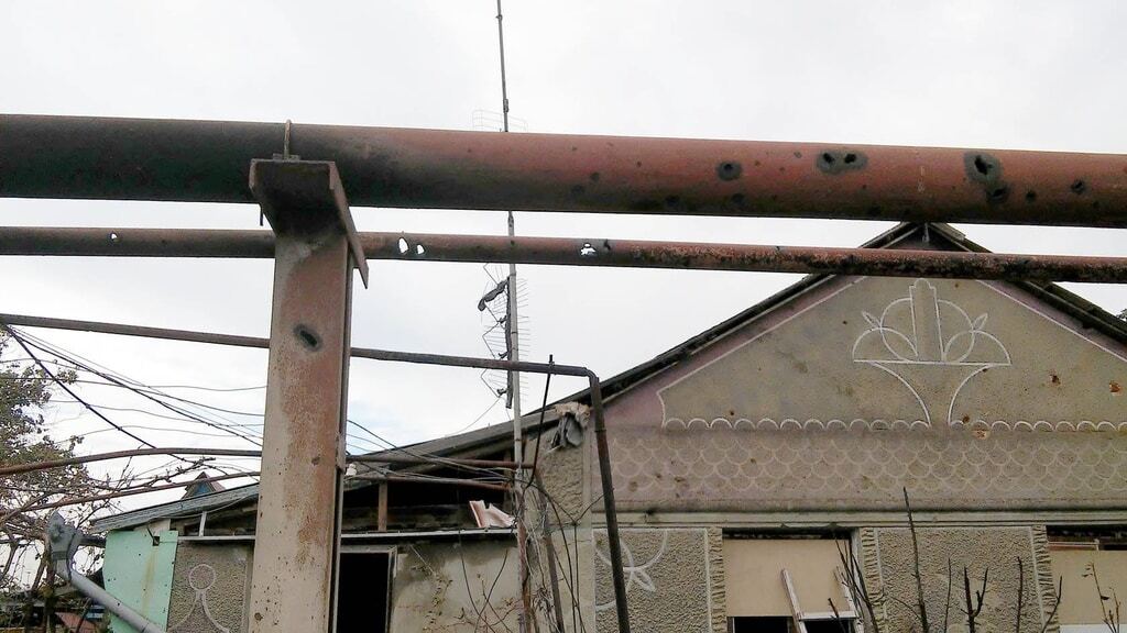 Курс на Мариуполь: террористы разбомбили жилые дома в Талаковке. Опубликованы фото