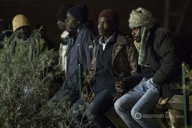 Во Франции начался снос самого большого лагеря беженцев в стране: фоторепортаж