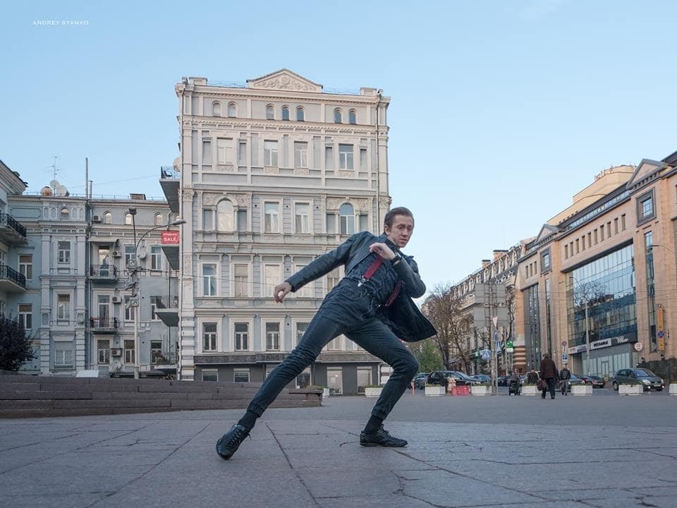 Танцоры "Грейт Гэтсби" станцевали на улицах Киева ради всемирного фотопроекта