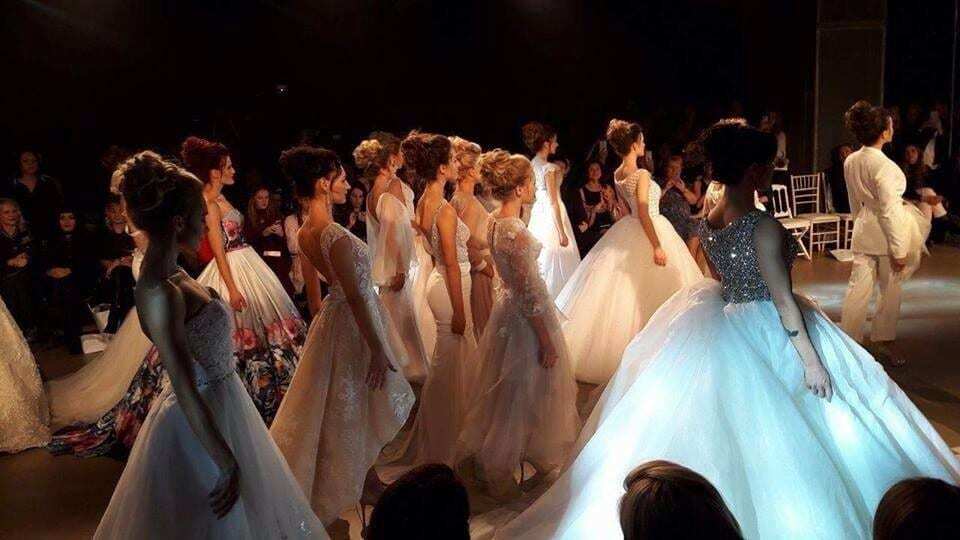 Километры фатина, бисер и стиль "бохо": украинские дизайнеры показали свадебные платья