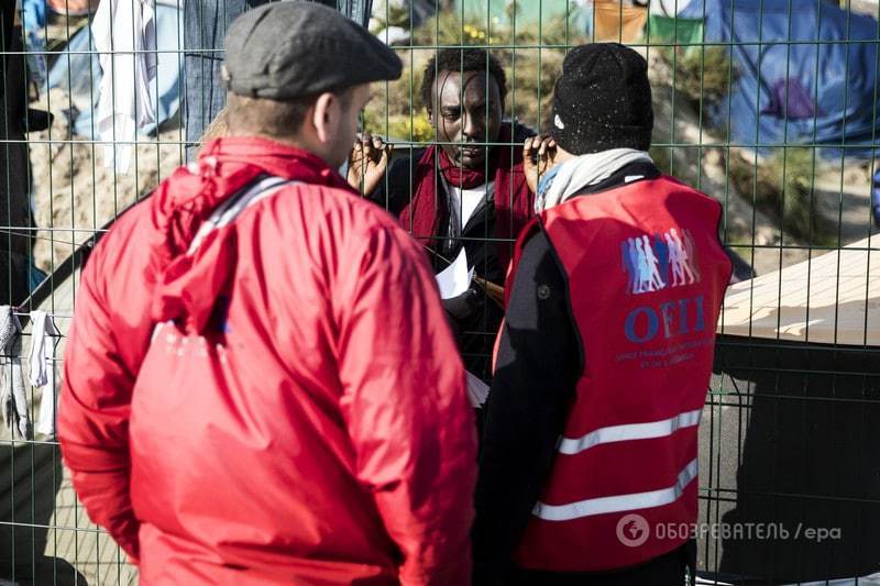 Во Франции начался снос самого большого лагеря беженцев в стране: фоторепортаж