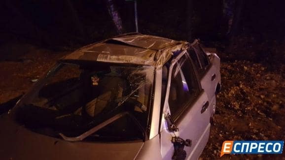 У Києві водії влаштували перегони: автомобіль двічі перекинувся