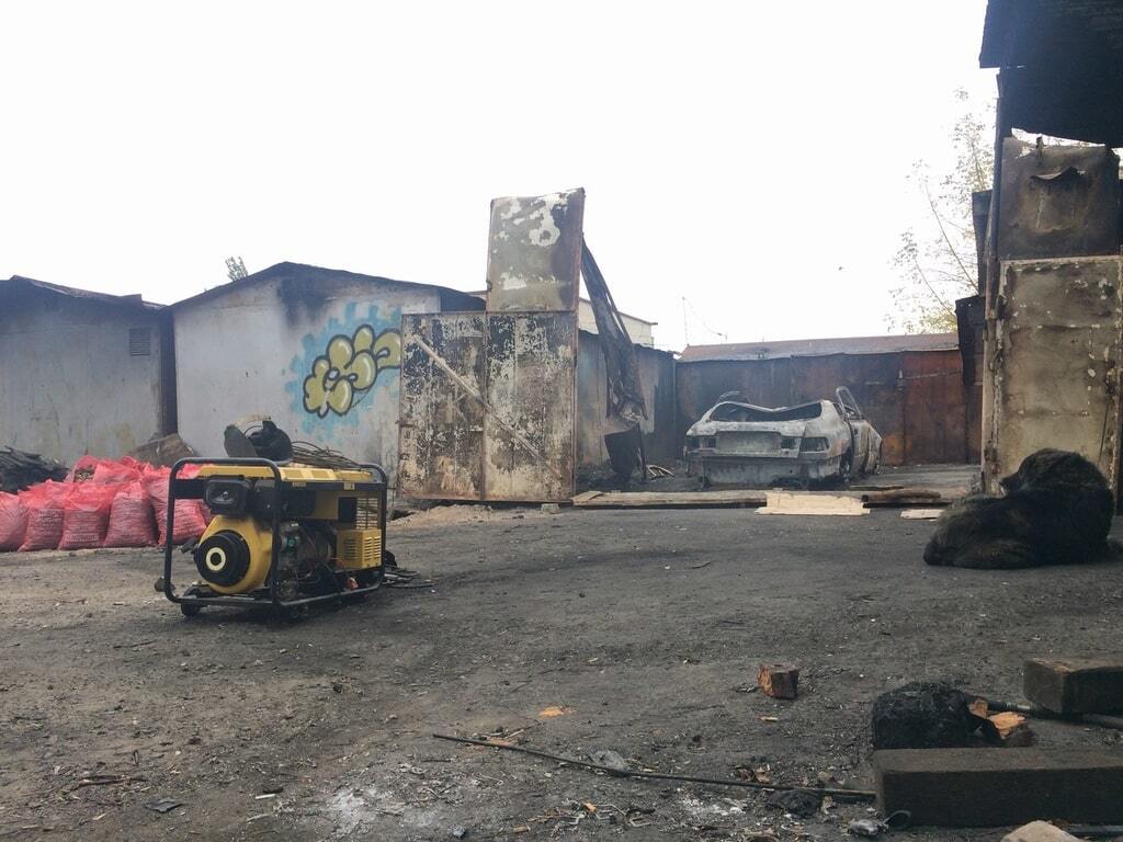 В Запорожье сожгли шиномонтаж и два авто