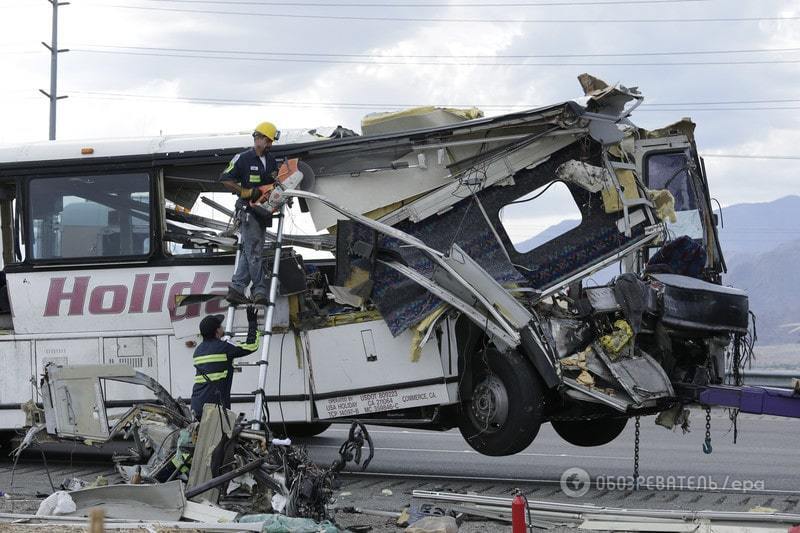 "Такого не было 35 лет": 13 человек погибли в США в ДТП с туристическим автобусом и грузовиком
