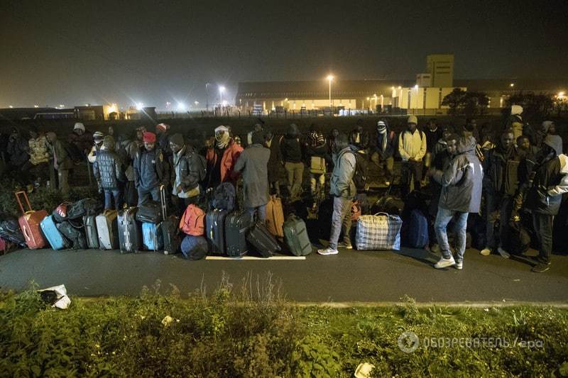 У Франції розпочалося знесення найбільшого табору біженців у країні