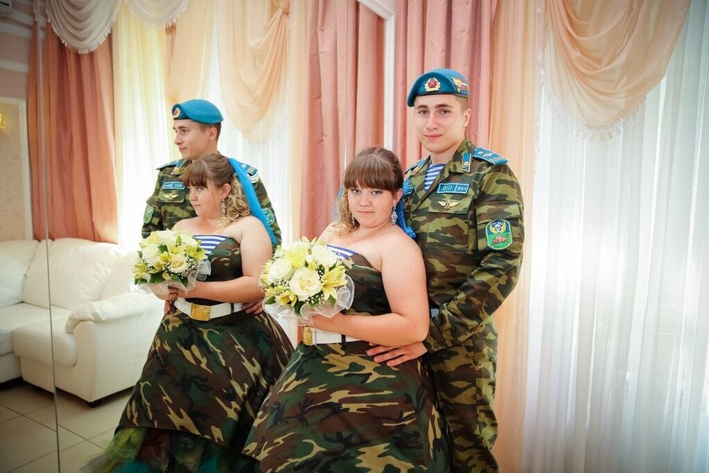 Сумасшествие в голубых беретах: в России сыграли свадьбу в стиле ВДВ