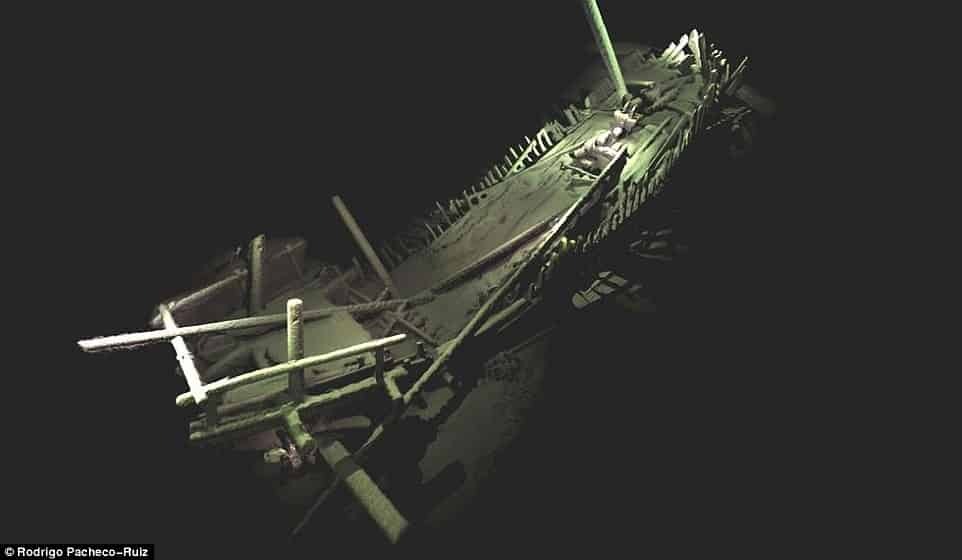 Археологи обнаружили на дне Черного моря более 40 старинных кораблей. Фоторепортаж