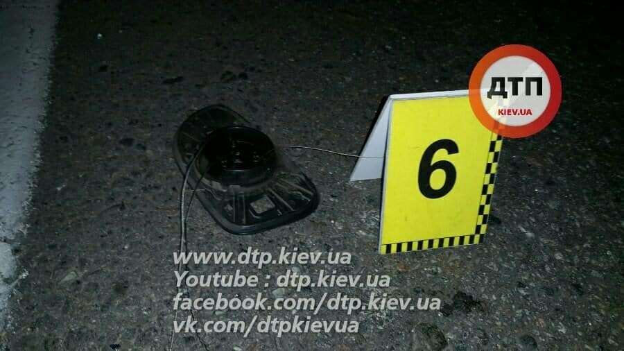 Бросился в поток авто: в Киеве насмерть сбили пешехода. Опубликованы фото