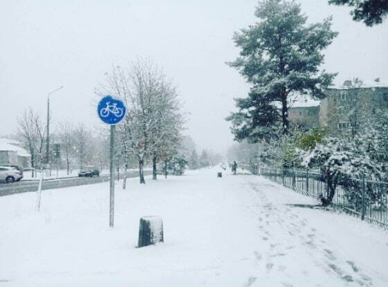 Зима уже близко: Украину замело снегом. Фото и видеофакт
