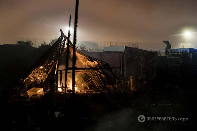 Во Франции после взрыва в "джунглях Кале" произошли сильные пожары. Опубликованы фото и видео