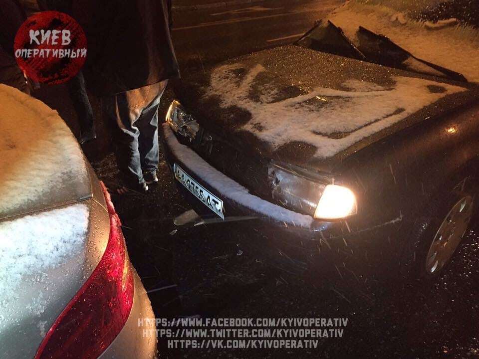Непогода в Киеве: в ДТП разбиты шесть автомобилей