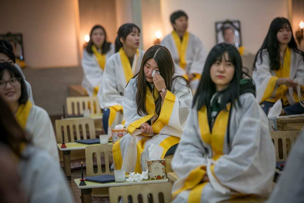Предпоследний путь: в Южной Корее в моду вошли фиктивные похороны