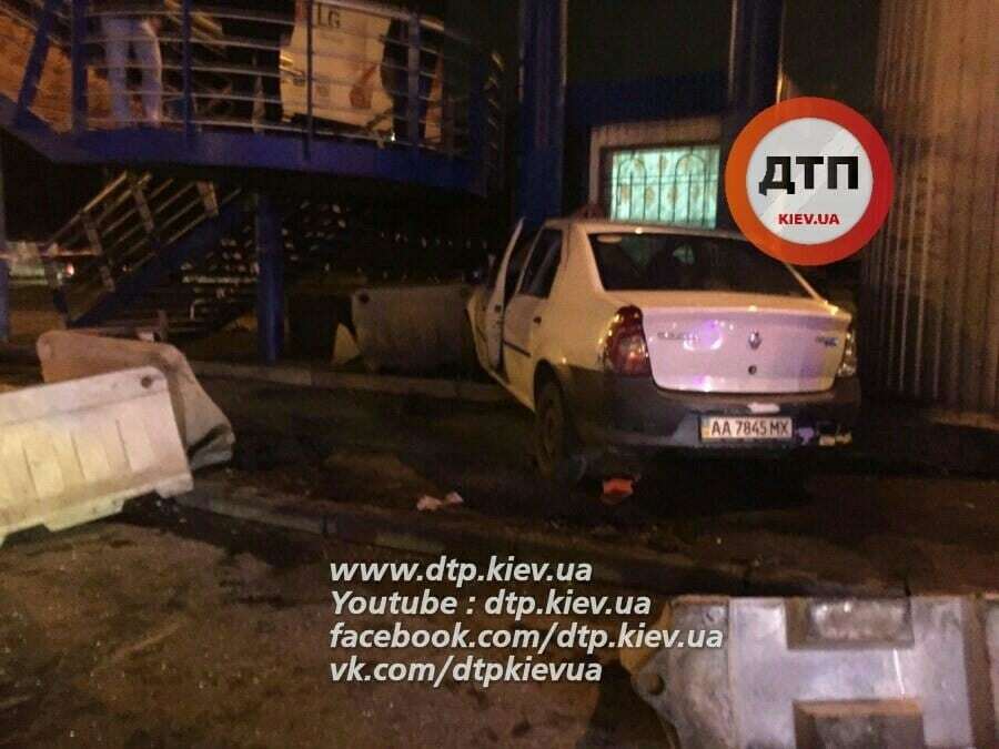 Масштабное ДТП в Киеве со скорой: погиб водитель, 4 пострадавших