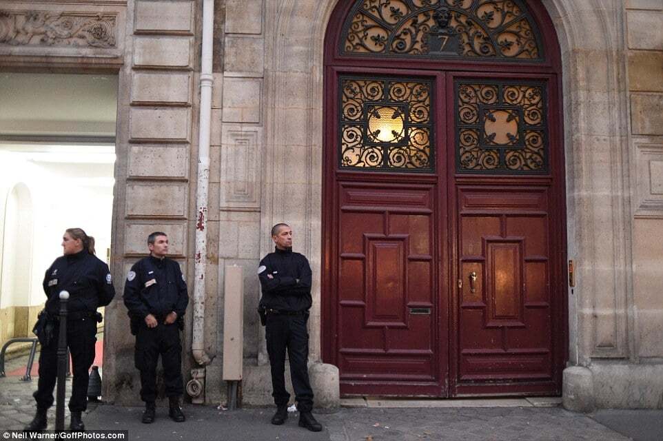 Ким Кардашьян после ограбления срочно покинула Париж на частном самолете
