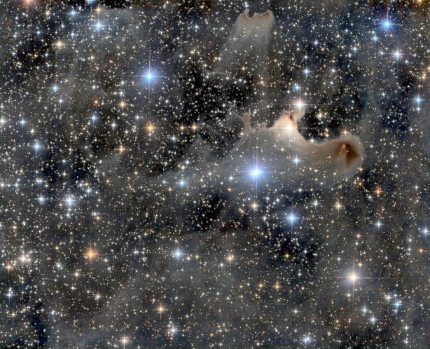 Расстояние в 1200 световых лет: сделаны уникальные снимки туманности "Призрак"