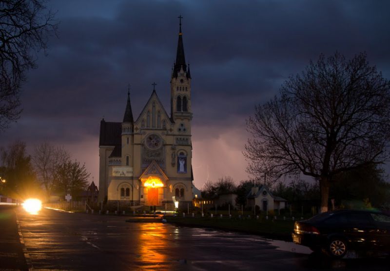 Куди поїхати на Хелловін: 15 таємничих та містичних храмів України