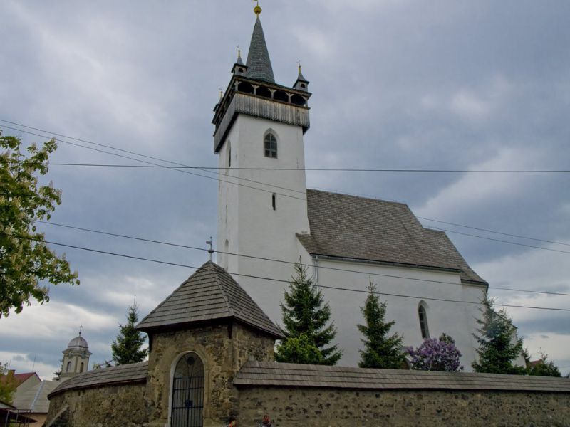 Куди поїхати на Хелловін: 15 таємничих та містичних храмів України