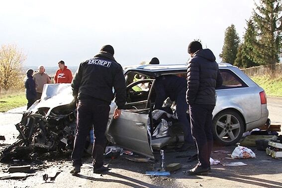 На Прикарпатье лоб в лоб столкнулись два авто: погибли 4 человека