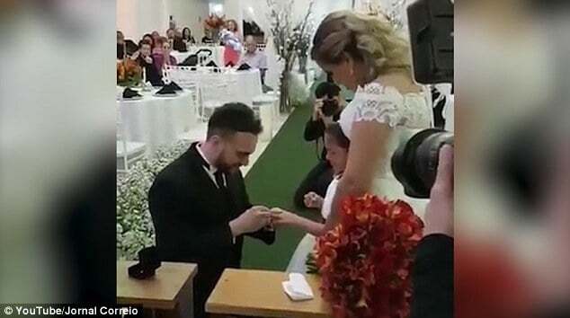 Невероятно трогательно: на свадьбе в Бразилии жених попросил падчерицу стать его дочерью навсегда