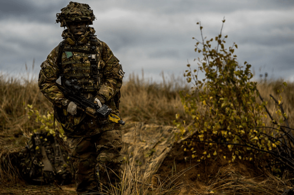 НАТО развернуло "Серебрянную стрелу" на восток: потрясающие фото с военных учений в Латвии