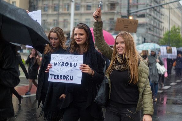 Польщу сколихнули багатотисячні протести проти заборони абортів