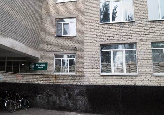 Террористы обстреляли школу в жилом квартале Марьинки