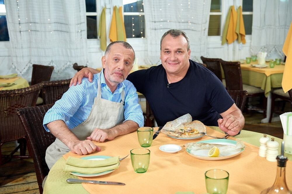 Савва Либкин и Люда Барбир приготовили филе черноморской камбалы "ан-папийот" с овощным жульеном